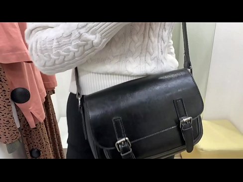 ❤️ Masturbasyon piblik nan jenn femèl FeralBerry ak yon gode nan sal la Fitting ❤❌ Bèl pònografi nan nou % ht.pornsexer.ru% ❌️❤
